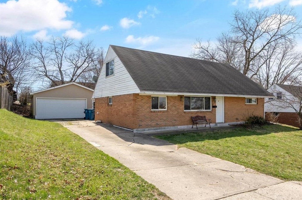 5738 Rosebury Dr, Dayton, OH 45424-4352