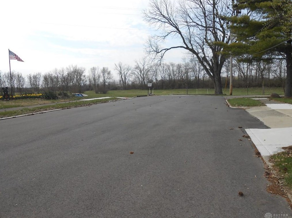 730 Dixie Ave, Troy, OH 45373
