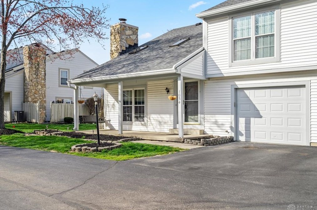 1034 Foxshire Pl, Dayton, OH 45458-1951