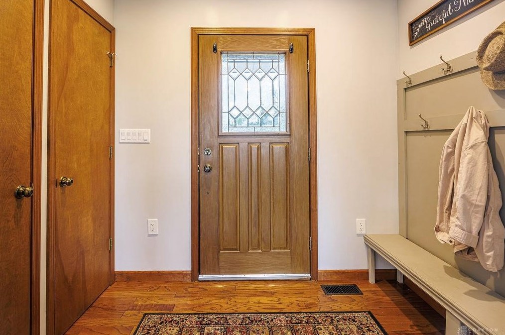 628 Mears Dr, Miamisburg OH  45342-2206 exterior