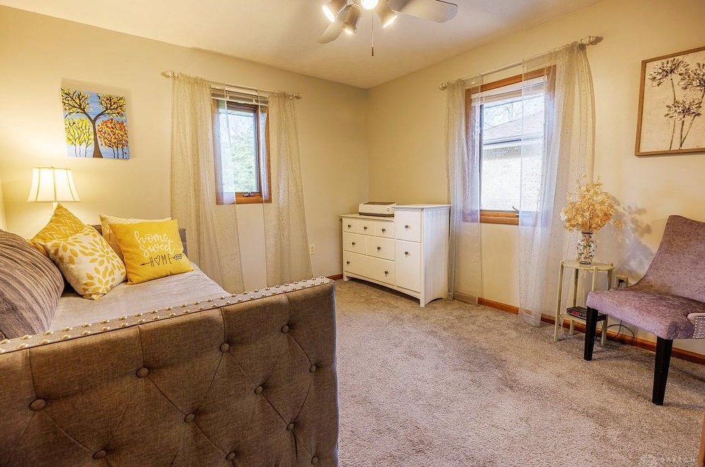 628 Mears Dr, Miamisburg OH  45342-2206 exterior