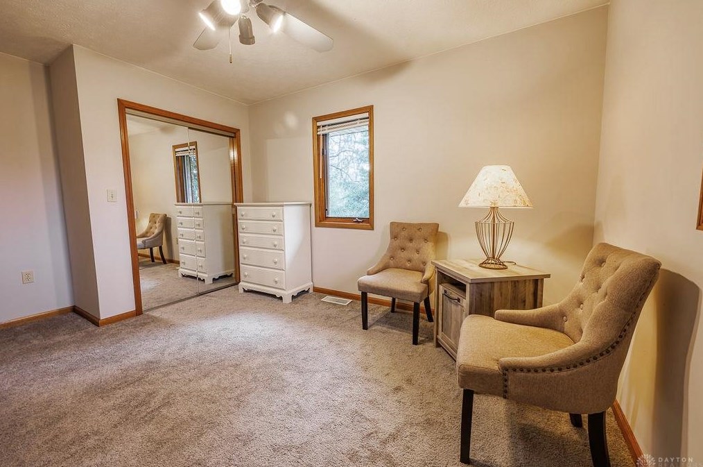 628 Mears Dr, Miamisburg OH  45342-2206 exterior