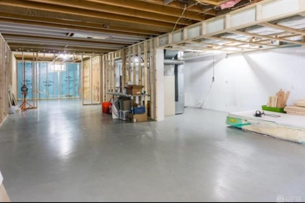 628 Mears Dr, Miamisburg OH  45342-2206 exterior