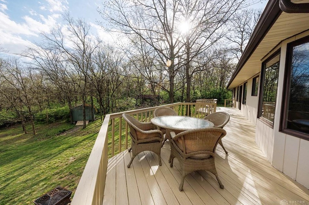 628 Mears Dr, Miamisburg OH  45342-2206 exterior