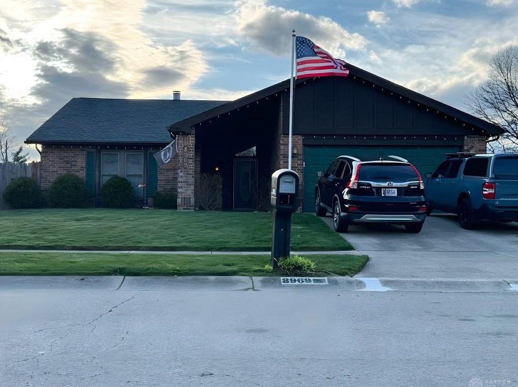 8969 Gardengate Dr, Dayton, OH 45424-1164