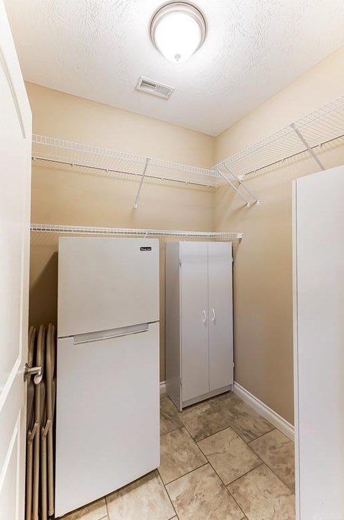 6651 Liberty Cir, Hamilton OH 45069-6412 exterior