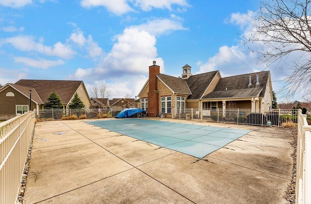 6651 Liberty Cir, Hamilton OH 45069-6412 exterior