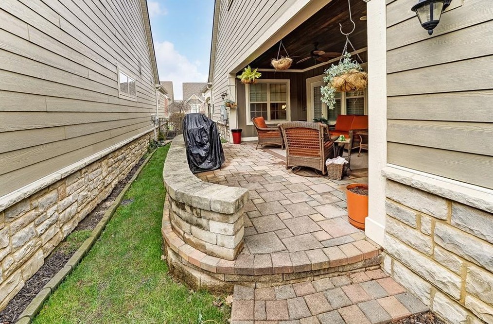 6651 Liberty Cir, Hamilton OH 45069-6412 exterior