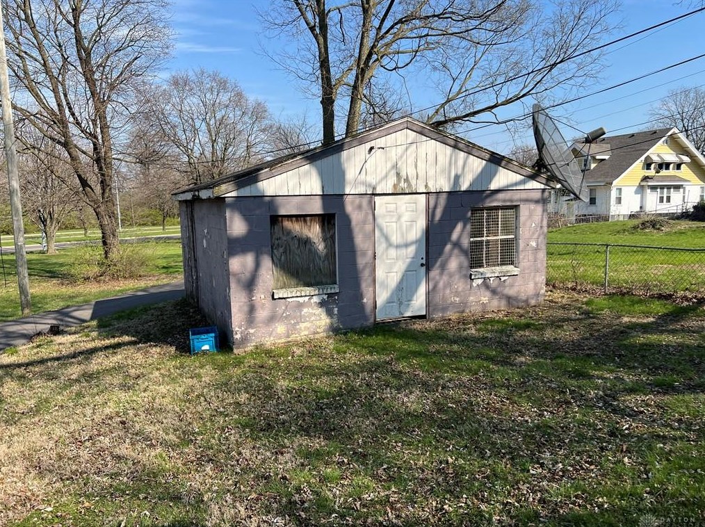 720 Maplehurst Ave, Dayton, OH 45402-5545