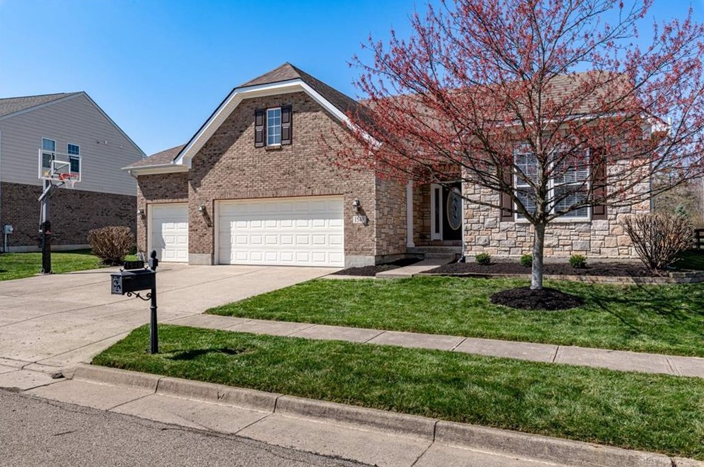 1549 Little Falls Dr, Dayton, OH 45458-9706