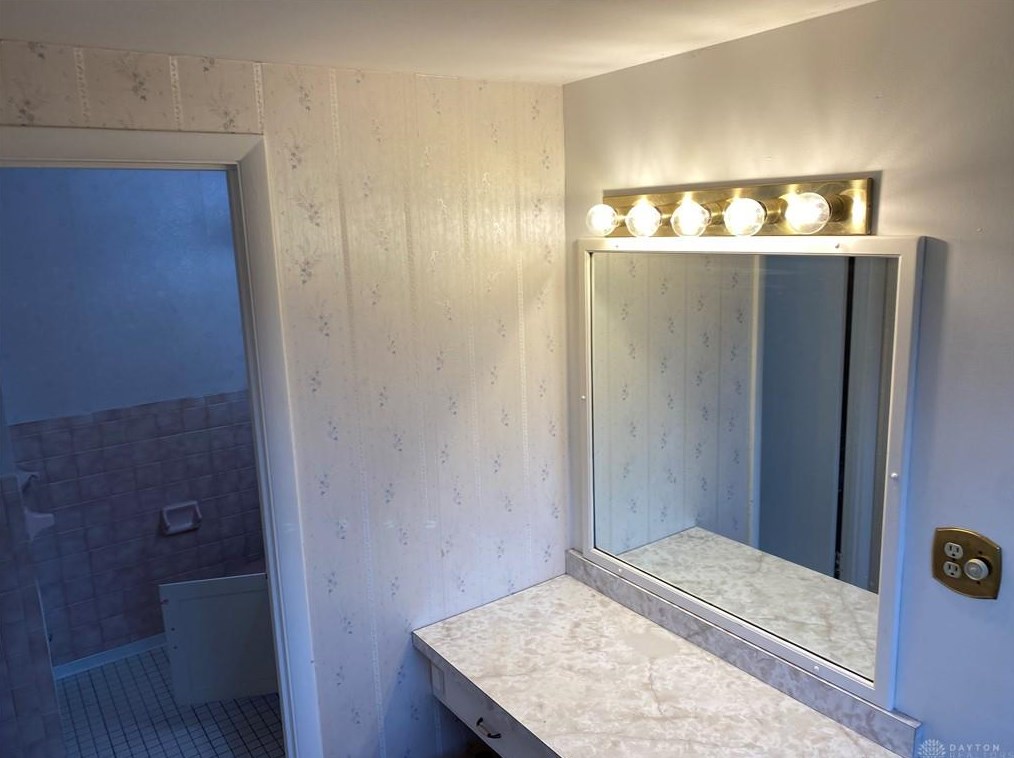 4170 Cedar Blf Cir, Dayton OH 45415-1906 exterior