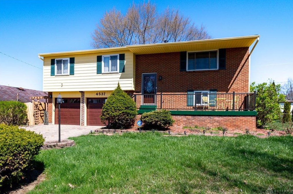4537 College View Dr, Dayton, OH 45417-8912