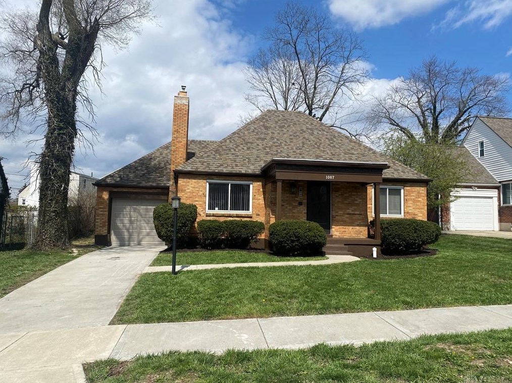 1067 Sherwood Dr, Dayton, OH 45406-5736