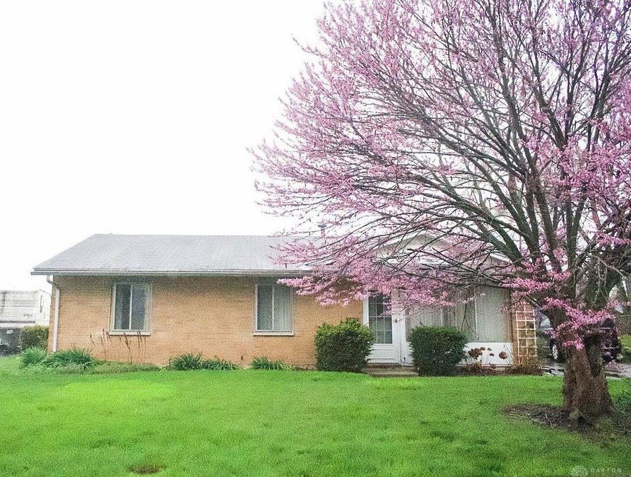 4059 Fleetwood Dr, Dayton, OH 45416-2105