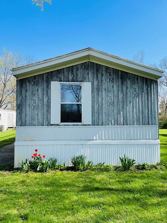 28 Dee Dr, New Paris, OH 45347