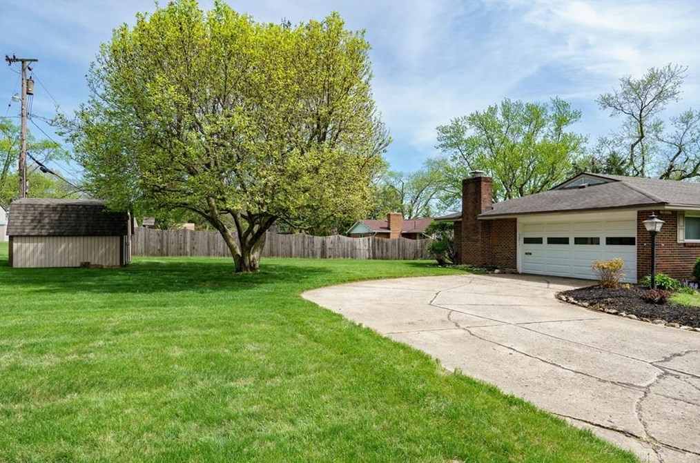 5412 Haxton Dr, Dayton, OH 45440-2219