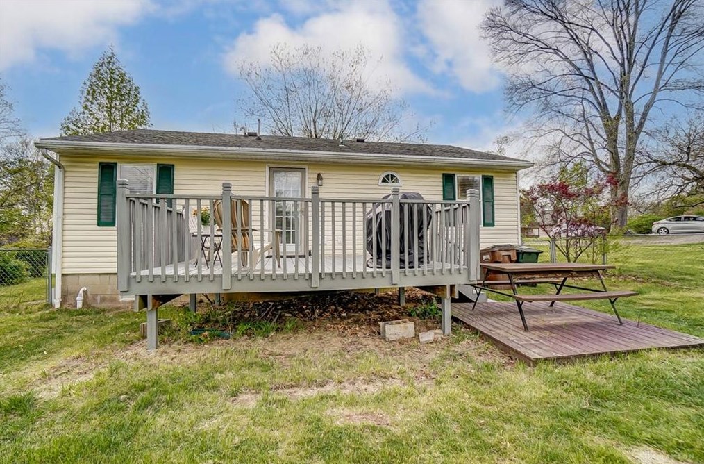 1126 11th St, Miamisburg OH  45342-1932 exterior