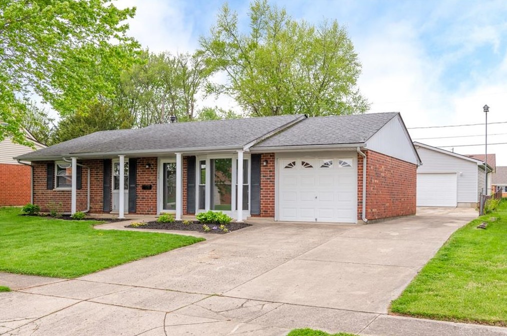 1646 Otoole Dr, Xenia, OH 45385-4324