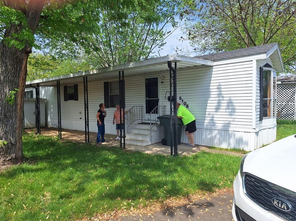 5105 Scotsman Dr, Dayton, OH 45414-3636