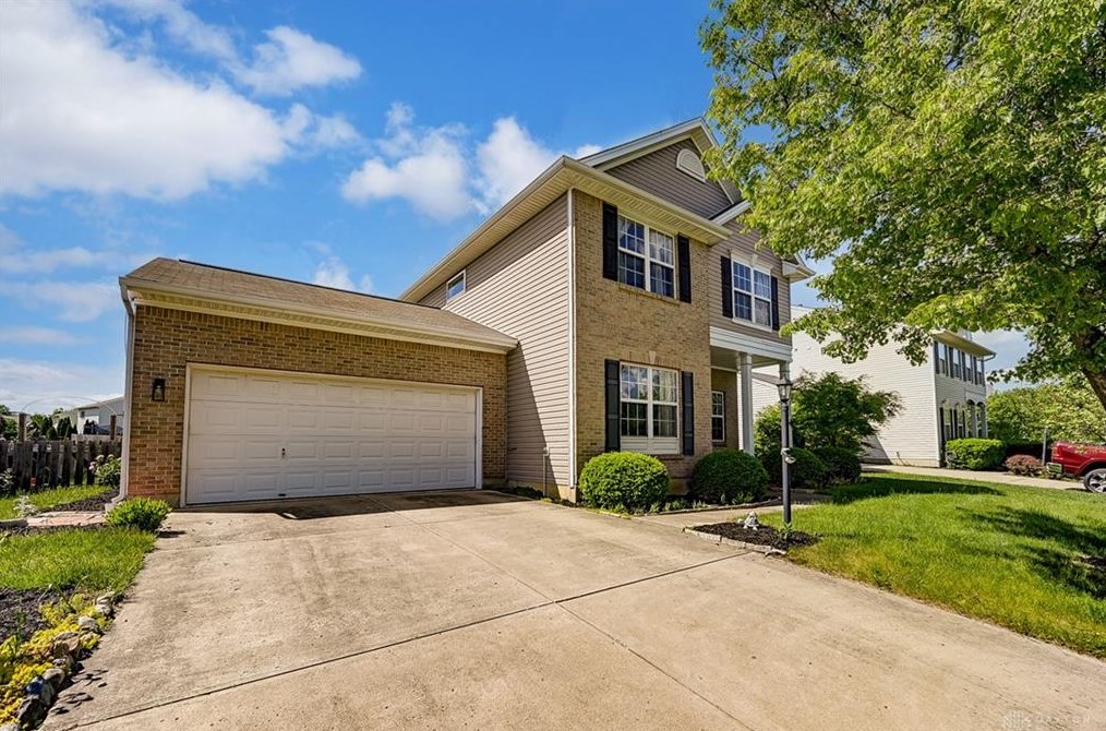 2928 Sassafras Ln, Dayton, OH 45431-8898