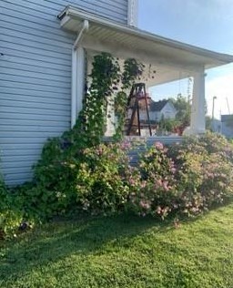 203 Western Ave, Springfield OH  45504-2719 exterior