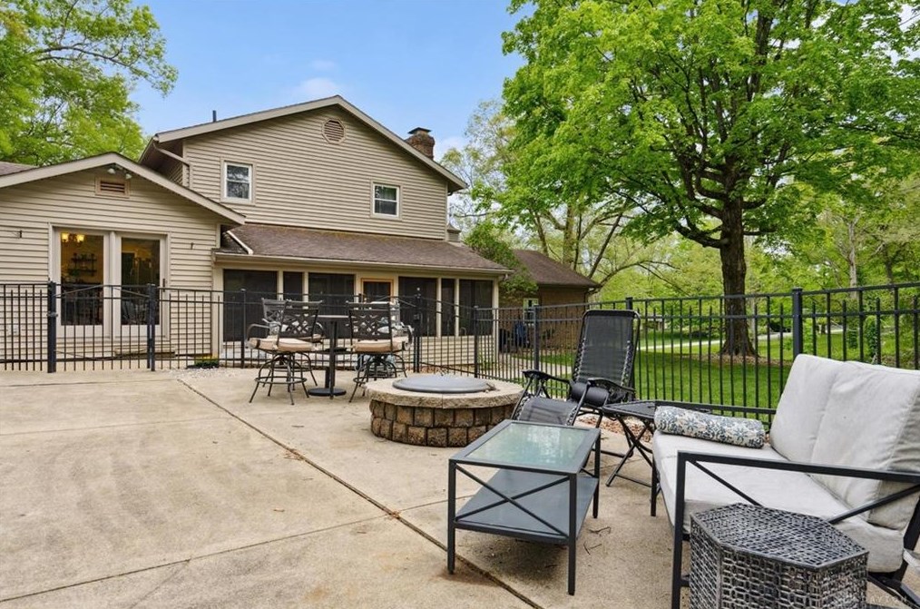 106 Newkirk Dr, Fairfax OH  exterior