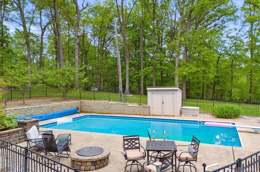 106 Newkirk Dr, Fairfax OH  exterior