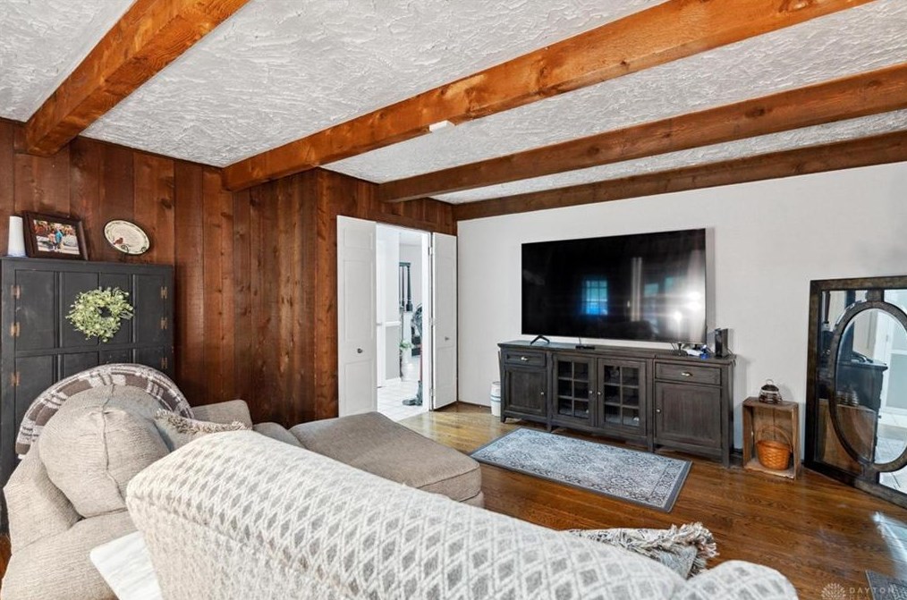 106 Newkirk Dr, Fairfax OH  exterior