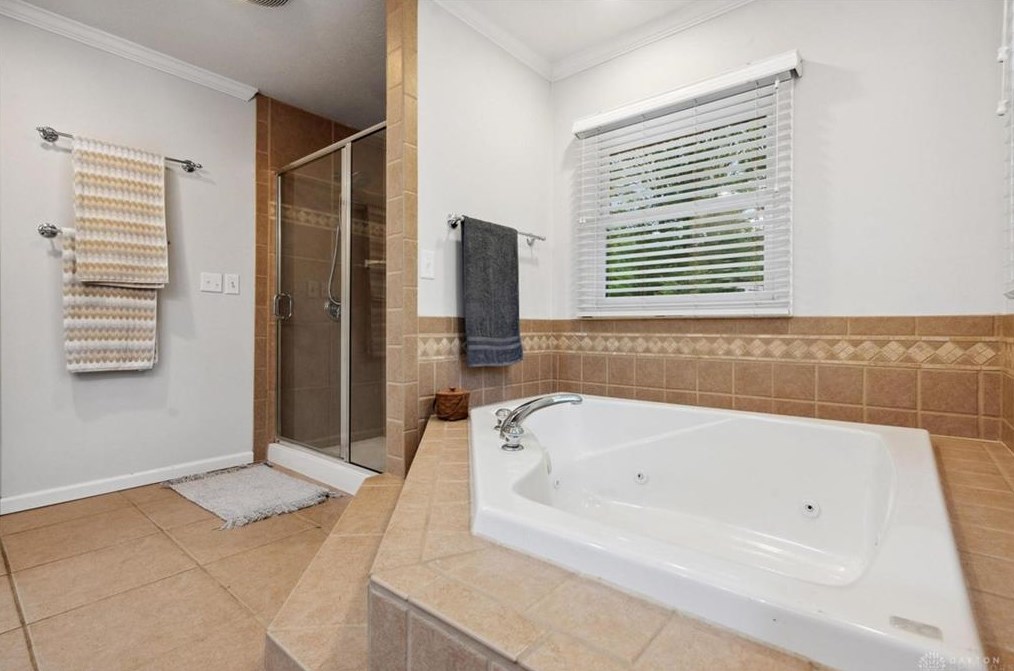 106 Newkirk Dr, Fairfax OH  exterior