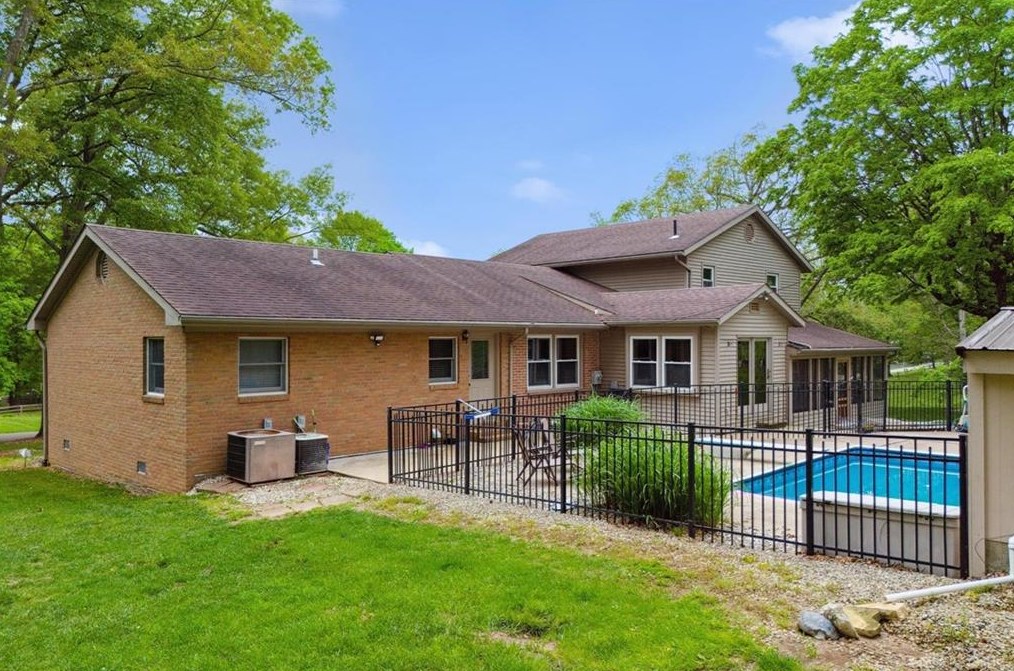 106 Newkirk Dr, Fairfax OH  exterior