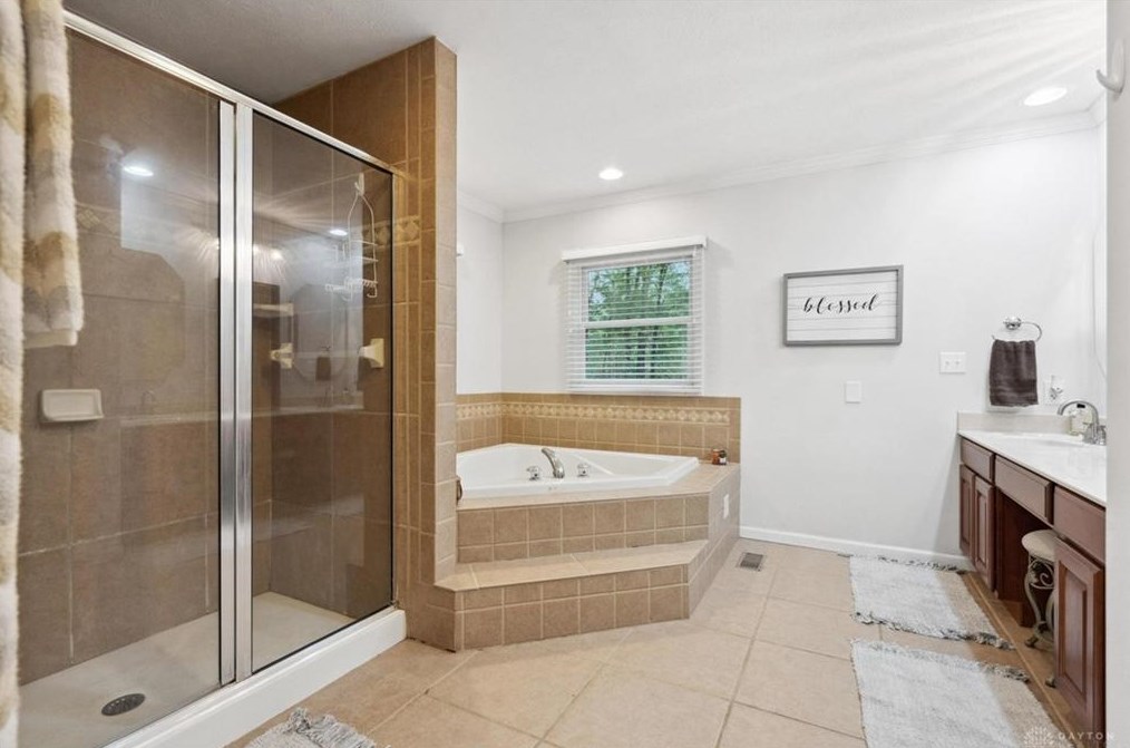 106 Newkirk Dr, Fairfax OH  exterior