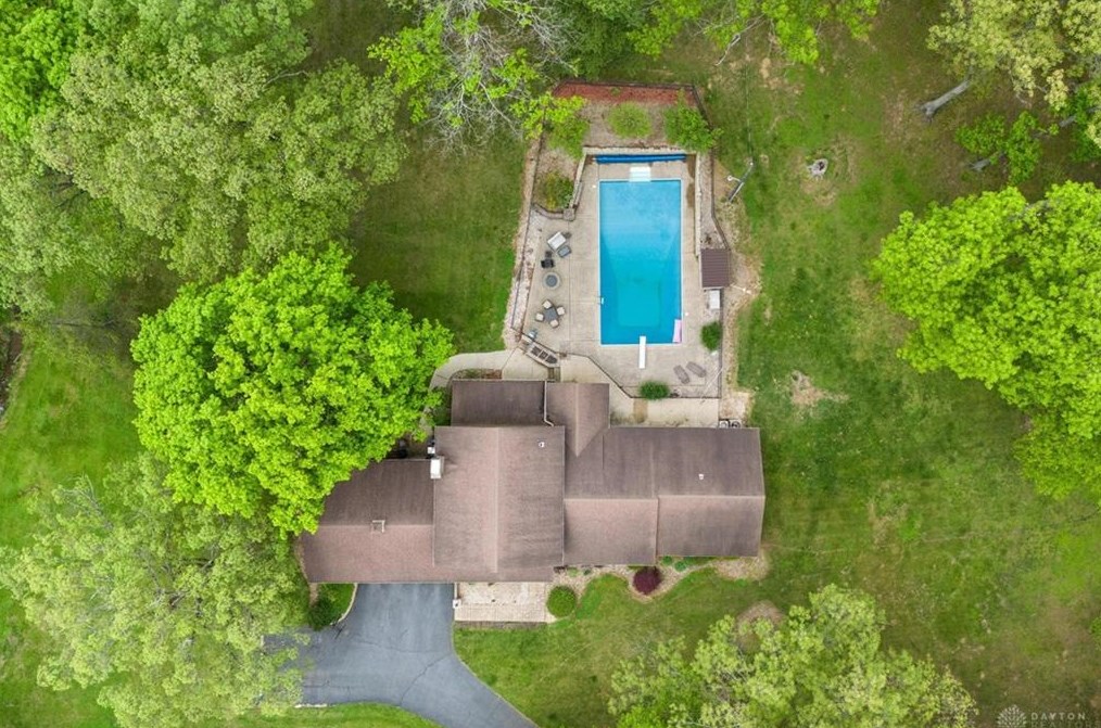 106 Newkirk Dr, Fairfax OH  exterior