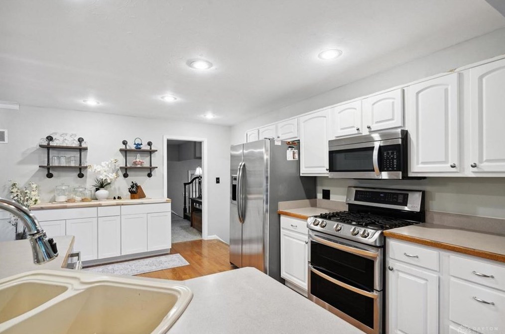 106 Newkirk Dr, Fairfax OH  exterior