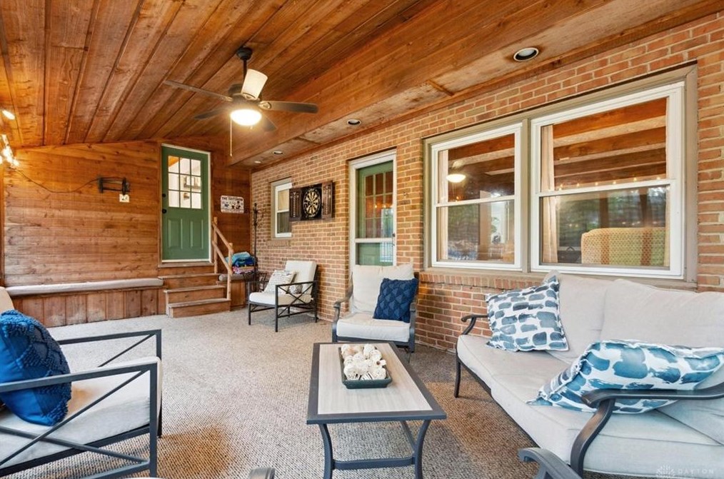 106 Newkirk Dr, Fairfax OH  exterior