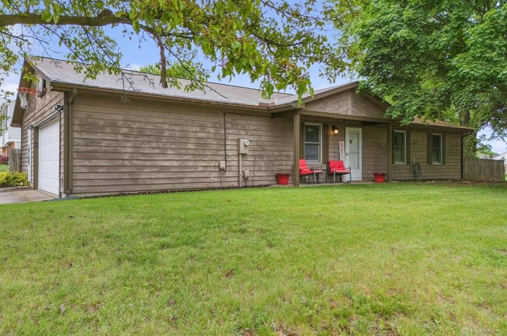 1360 Vista Ridge Dr, Miamisburg, OH 45342-3281