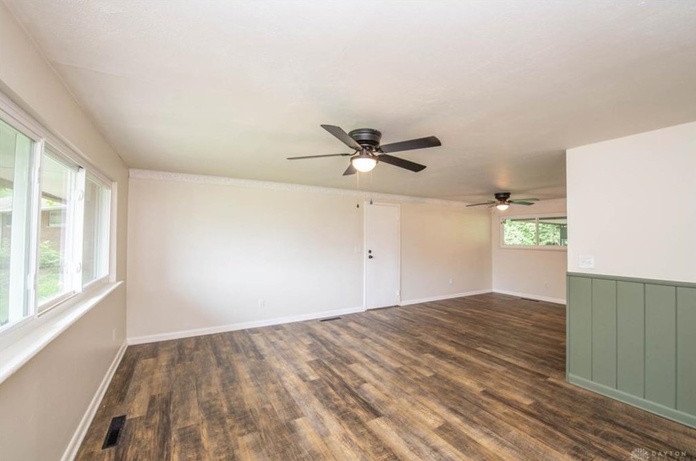2011 Lehigh Pl, Dayton, OH 45439-3011