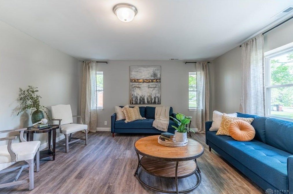 3923 Fieldcrest Dr, Dayton OH  45431-2303 exterior