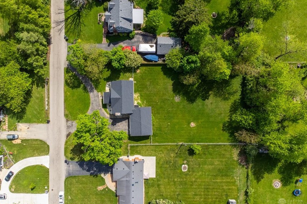 3923 Fieldcrest Dr, Dayton OH  45431-2303 exterior