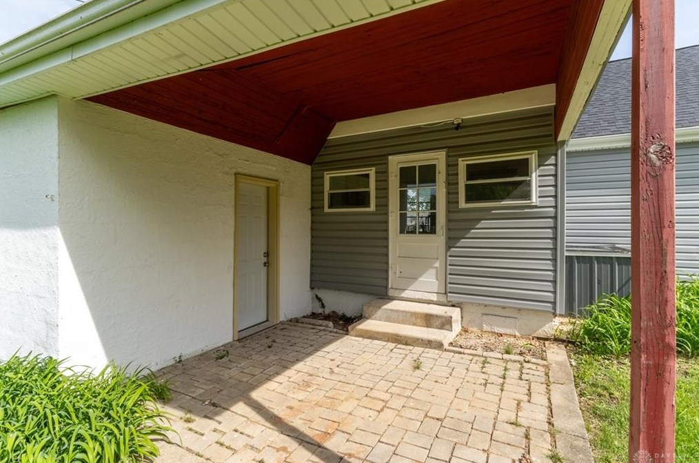 3923 Fieldcrest Dr, Dayton OH  45431-2303 exterior