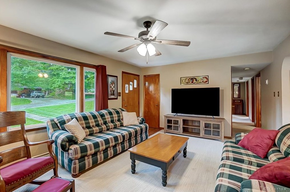 3580 Roselawn Dr, Dayton, OH 45430-1735