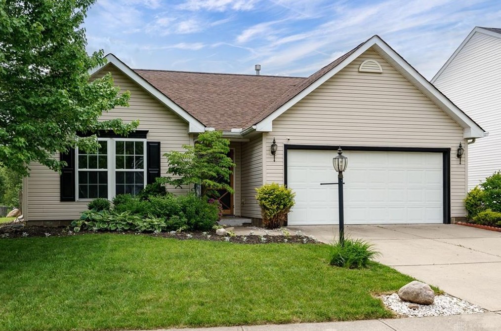 5319 Wood Dale Dr, Dayton, OH 45414-3838