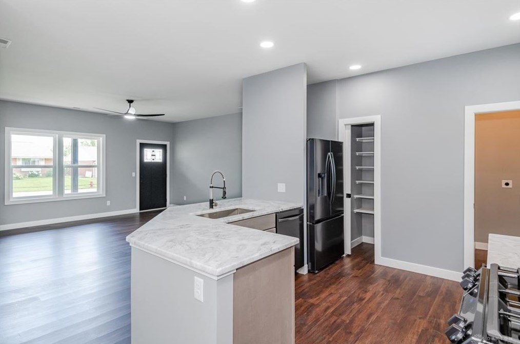 140 Kesling Dr, Springboro OH  45066-1231 exterior