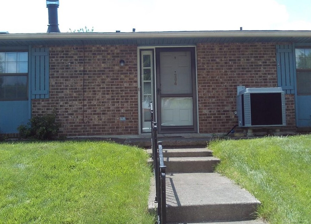204 Gardengrove Way, Englewood, OH 45322-2348