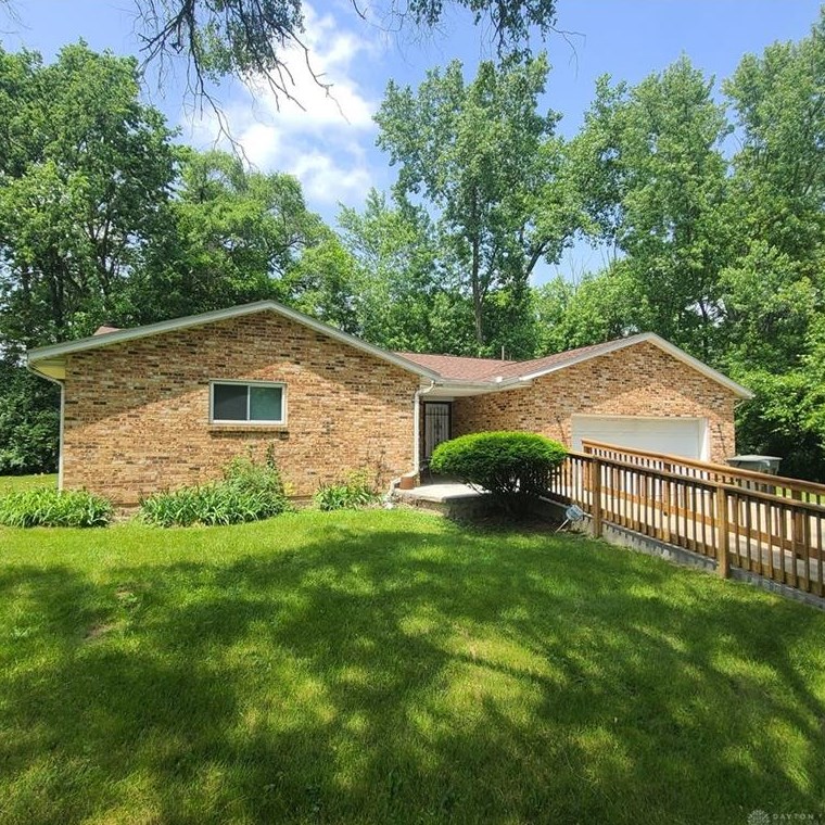1003 Brohm Ln, Dayton, OH 45417-9202
