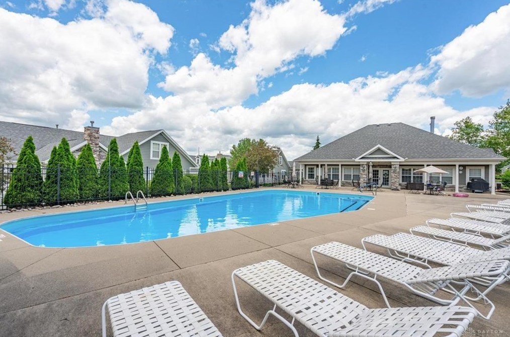 62 Abbey Dr, Springboro, OH 45066-8322