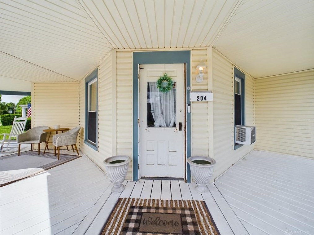 204 Western Ave, Brookville, OH 45309