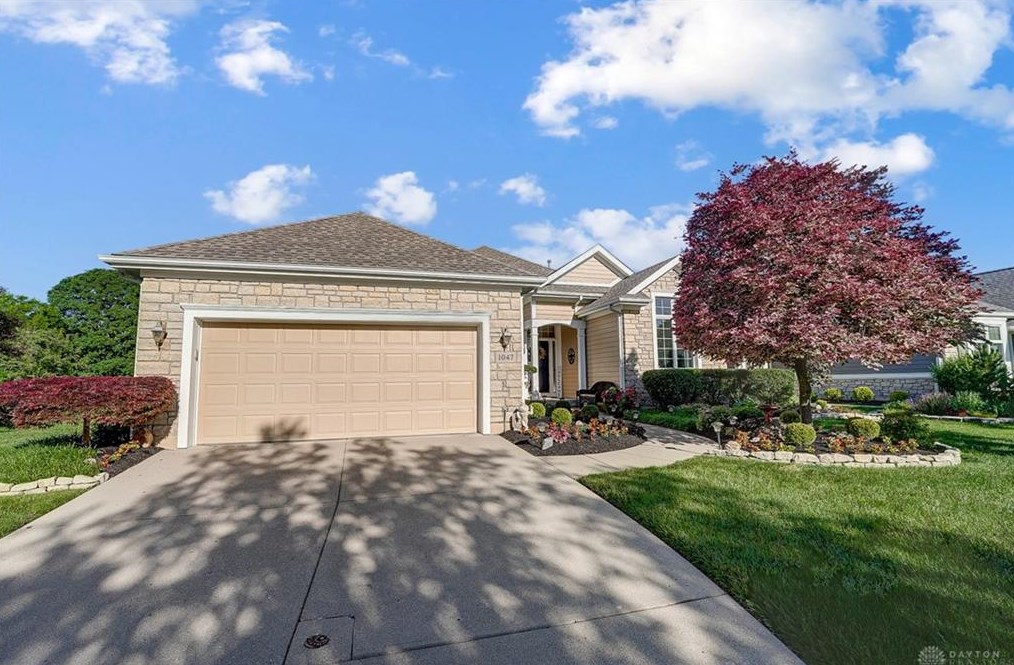 1047 Wedgestone Ct, Dayton, OH 45458-3993