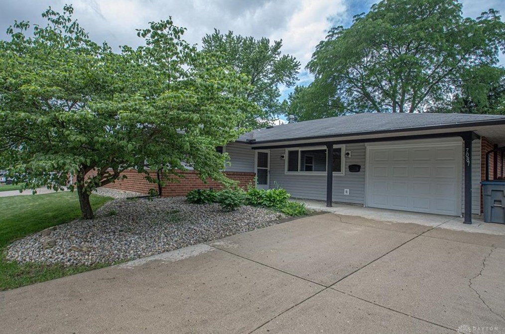 7087 Claybeck Dr, Dayton, OH 45424-2916
