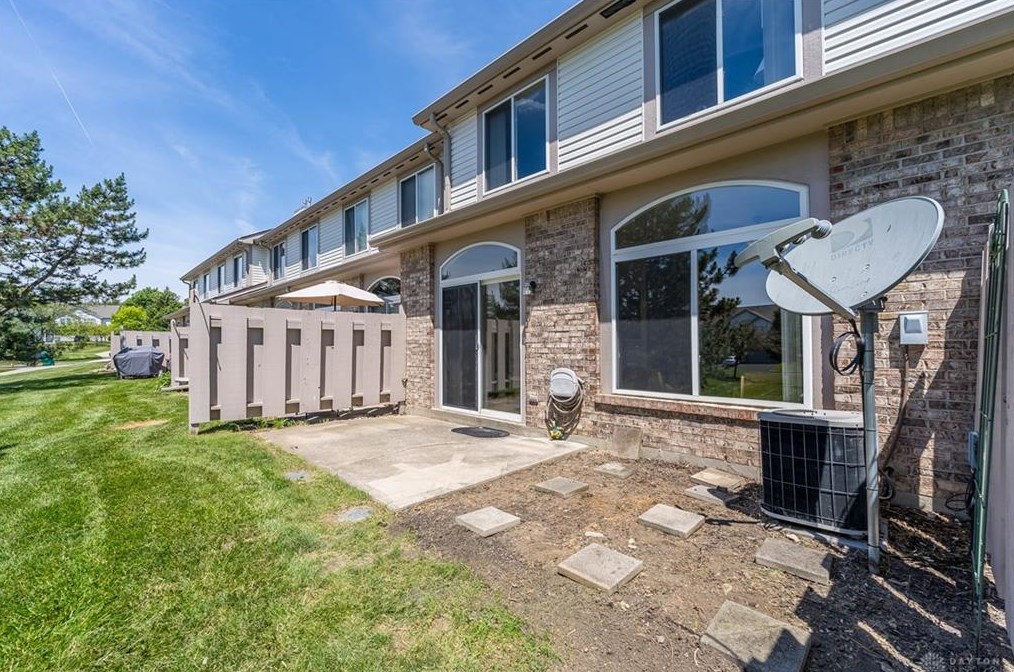 3573 Sequoia Dr, Dayton OH  45431-3783 exterior