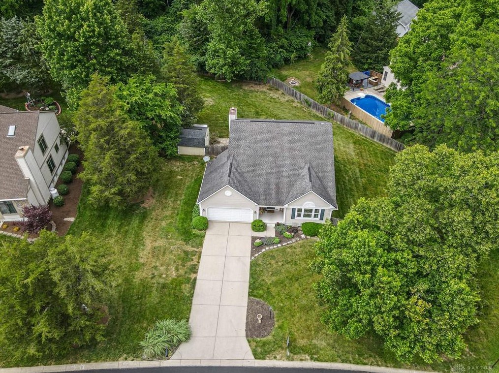 2221 Robleigh Dr, Dayton, OH 45459-1181